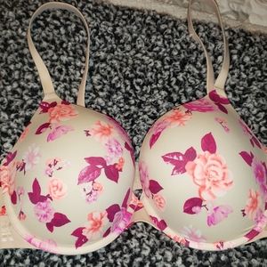 Pink / Victoria Secret Bra